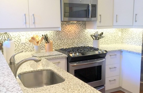 Northwest Portland House | Gorgeous Westside Townhouse-10 Minutes to Downtown/Nike