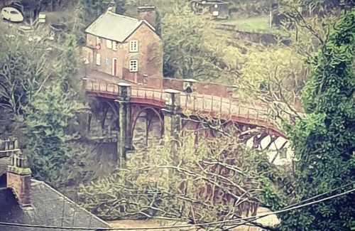 Ironbridge House | Gorgeview Cottage