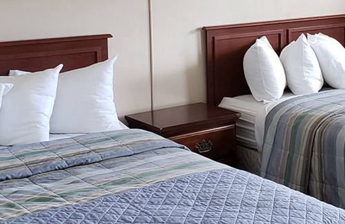 Upper Village Hotel | Gorham Motor Inn