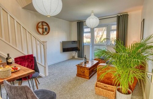 Dudley House | Gornal Dudley-2bed-Contractor &Long stay -Parking!