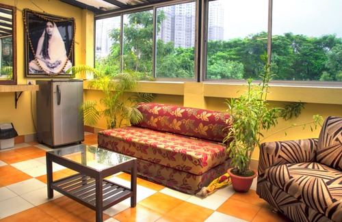 Tollygunge Hotel | Goroomgo City View Guest House Kolkata