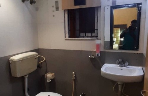 Tollygunge Hotel | Goroomgo City View Guest House Kolkata