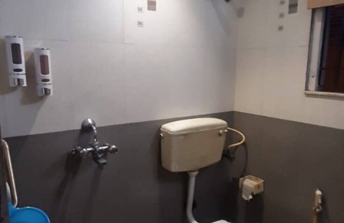 Tollygunge Hotel | Goroomgo City View Guest House Kolkata