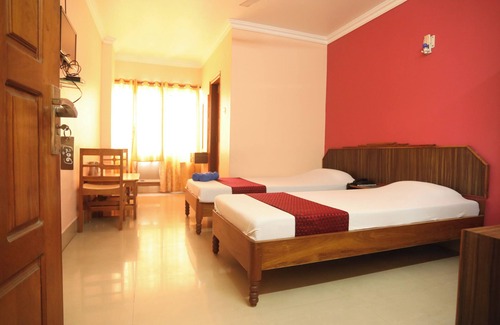 Hatigaon Hotel | Goroomgo Crystal Inn Guwahati