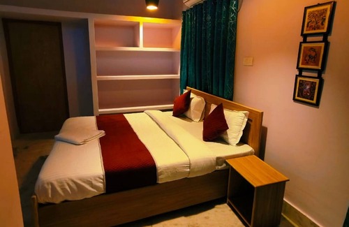 Puri Hotel | Goroomgo Rail View Guest House Puri