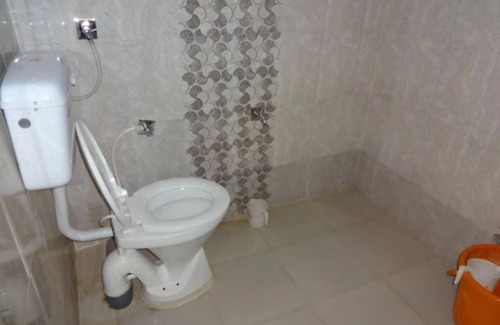Jabalpur Hotel | Goroomgo Vasu Jabalpur