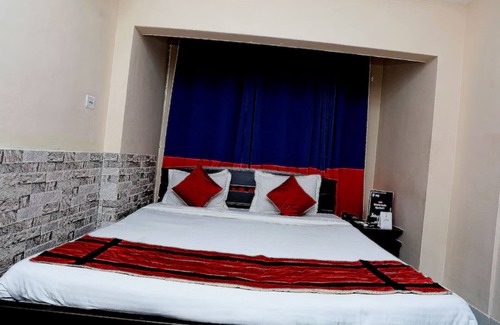 Behala Hotel | Goroomgo White Palace Hotel & Resort New Alipore Kolkata