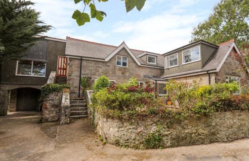 Moelfre House | Gorwel