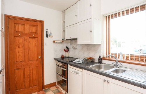 Garn Fadryn House | GORYNYS, pet friendly, character holiday cottage in Morfa Nefyn