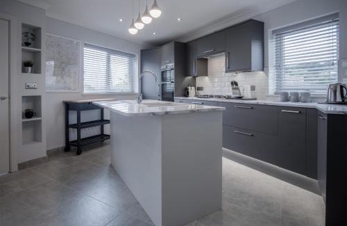 Saundersfoot House | Gower View - 4 Bedroom Luxurious Holiday Home - Saundersfoot