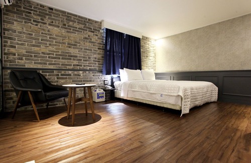Goyang Hotel | Goyang Lin