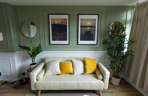 Thamesmead House | Grace House - 15 Minutes To Central London
