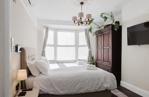 Tring House | Grace's Guesthouse Room 5