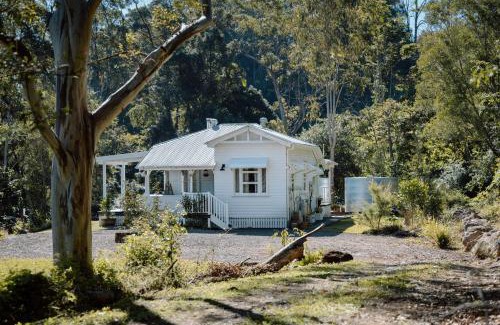Mapleton House | Gracie Cottage Romantic Secluded Hinterland Escape for 2