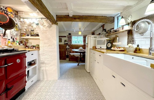 Ockbrook Cottage | Grade II Quaint Cottage in Berkswell, Close to NEC & BHX