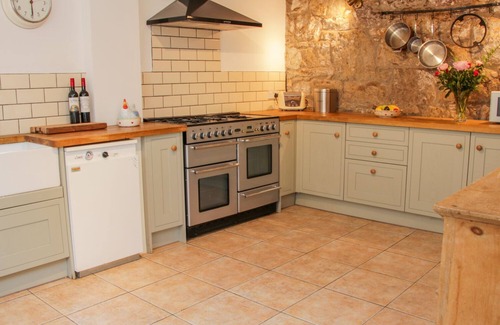 Longford House | GRAIG GWYN COTTAGE, pet friendly, with open fire in Trefonen
