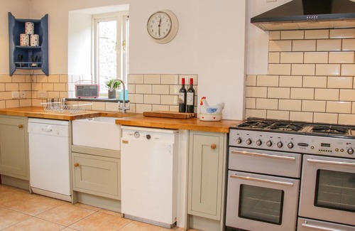 Longford House | GRAIG GWYN COTTAGE, pet friendly, with open fire in Trefonen