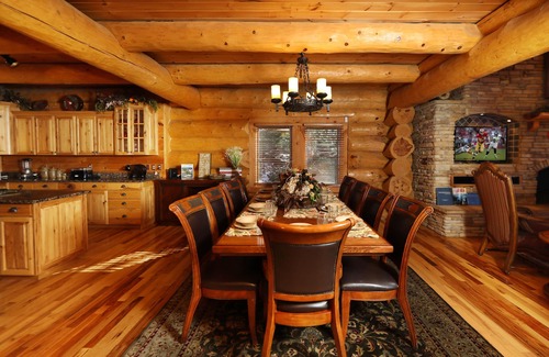 Pittman Center Cabin | Grampy Camp Lodge at Gatlinburg
