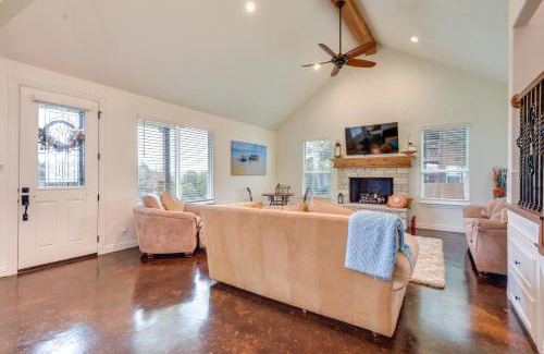 Granbury House | Granbury Home Across the Street from Boat Ramp!