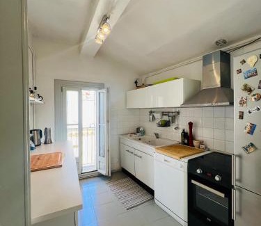 Montpellier City-Centre Apartment | Grand appartement au centre de l'Ecusson