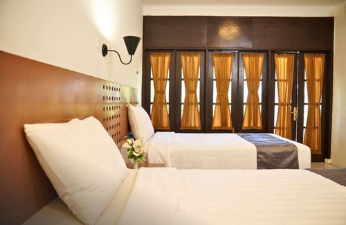 Megamendung Hotel | Grand Cempaka Resort Hotel