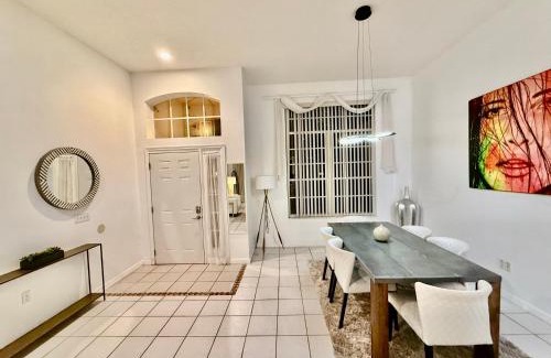 Davenport House | Grand Family Deluxe 4BR House near Disney Parks