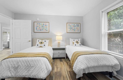 West Newton House | Grand Horizons Oasis on Shannon Lakes Way