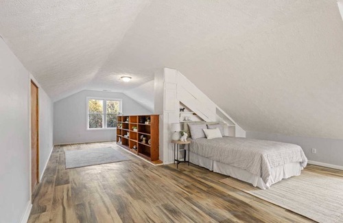 West Newton House | Grand Horizons Oasis on Shannon Lakes Way