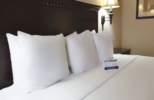 Anaheim Resort Hotel | Grand Legacy At the Park