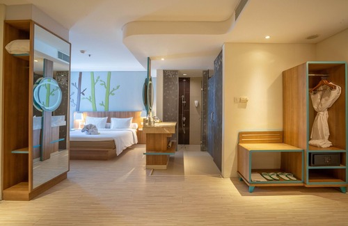 Dewi Sri Hotel | Grand Livio Kuta Hotel