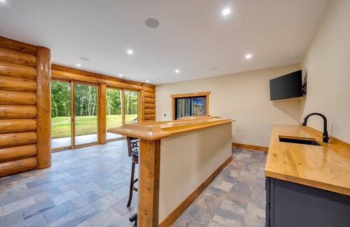 Lake Harmony House | "Grand Lodge" Majestic 9,800 sq ft, 10-Bed, 6-Bath, Indoor Pool, Game Room, Whole House Sound System