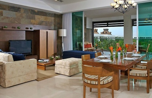Villa Juarez Resort | Grand Luxxe Presidents week & Spring Break! 2-BD 2.5-BA, Master Villa/sleeps 10