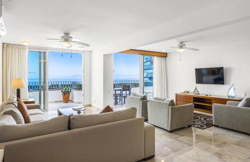 Conchas Chinas Apartment | Grand Miramar A601