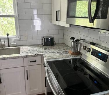Tampa Heights Apartment | Grand Oaks Retreat in the Heights