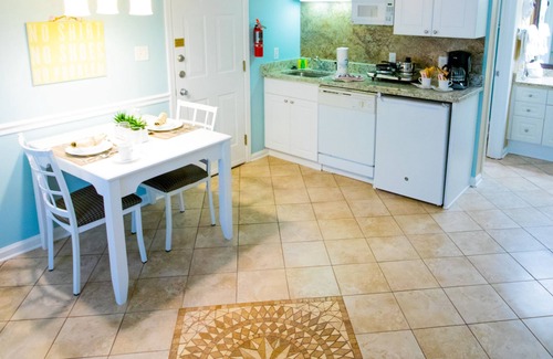 Surfside Beach Hotel | Grand Palms Resort