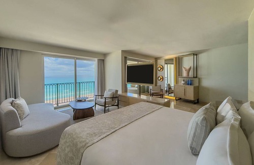 Punta Cancun Resort | Grand Park Royal Cancun - All Inclusive