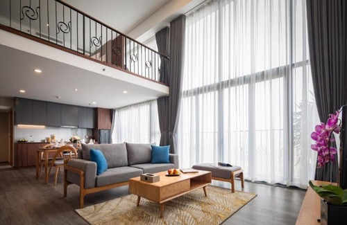 Tay Ho Hotel | Grand PentStudio West Leak Luxury