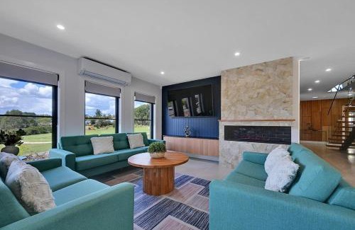 Calare House | Grand Stirling - Elite Escape, Unparalleled Luxury