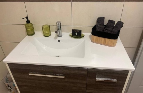 Biguglia Apartment | Grand t2 de 53m2 en rez de Villa. Entrée Indépendante, Jardin et Terrasse