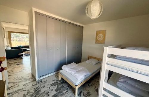 Saint-Mandrier-sur-Mer Apartment | Grand T3 tout équipé au cœur du village