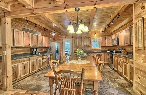 South Bloomingville Cabin | Grand Valley Lodge, 8-Bedrm Lodge - Hocking Hills