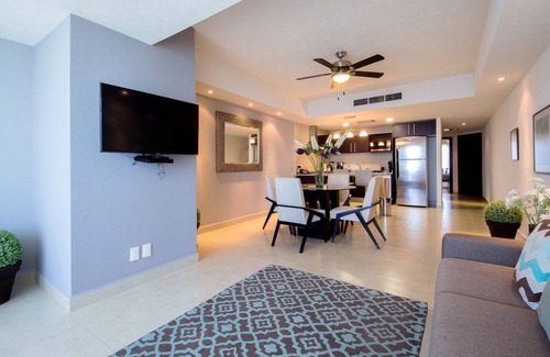 South Hotel Zone Hotel | Grand Venetian Condominium