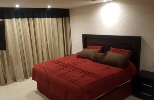 South Hotel Zone Apartment | Grand Venetian - Zen oceanview condo in hotel zone