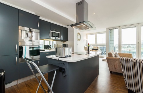 Docklands Apartment | Grand Vista by Austin David Apartments