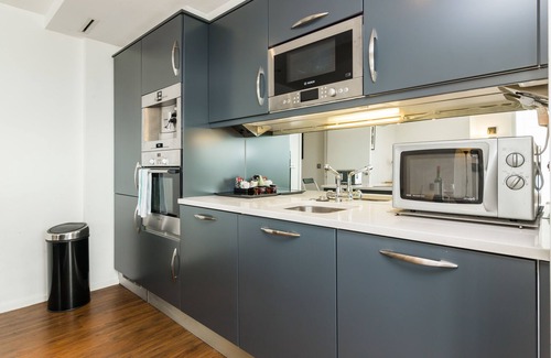 Docklands Apartment | Grand Vista by Austin David Apartments