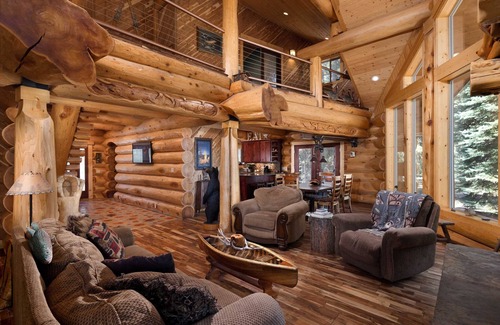 La Pine Cabin | Grand Wildlife Lodge – Riverfront and Truly Unique