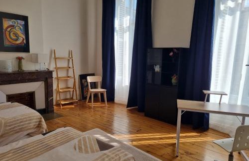 Centre Ville House | GRANDE chambre à SAINT-ETIENNE CENTRE chez l'habitant