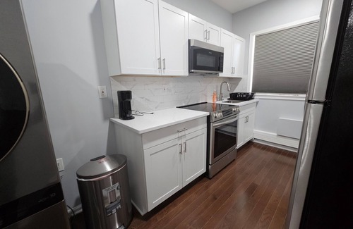 Hempstead House | Grandiosely Pleasant Suite 2
