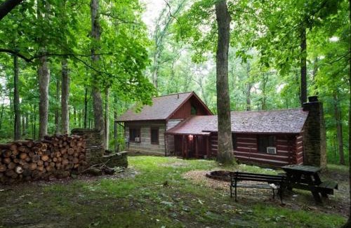 Nashville House | Grandma Barnes Cabin