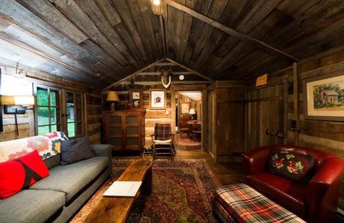 Nashville House | Grandma Barnes Cabin